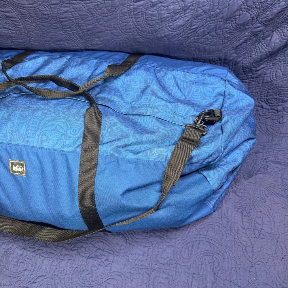 Vintage REI XXL Blue Tribal Print Duffel Bag Travel Camp Gym Shoulder Strap
